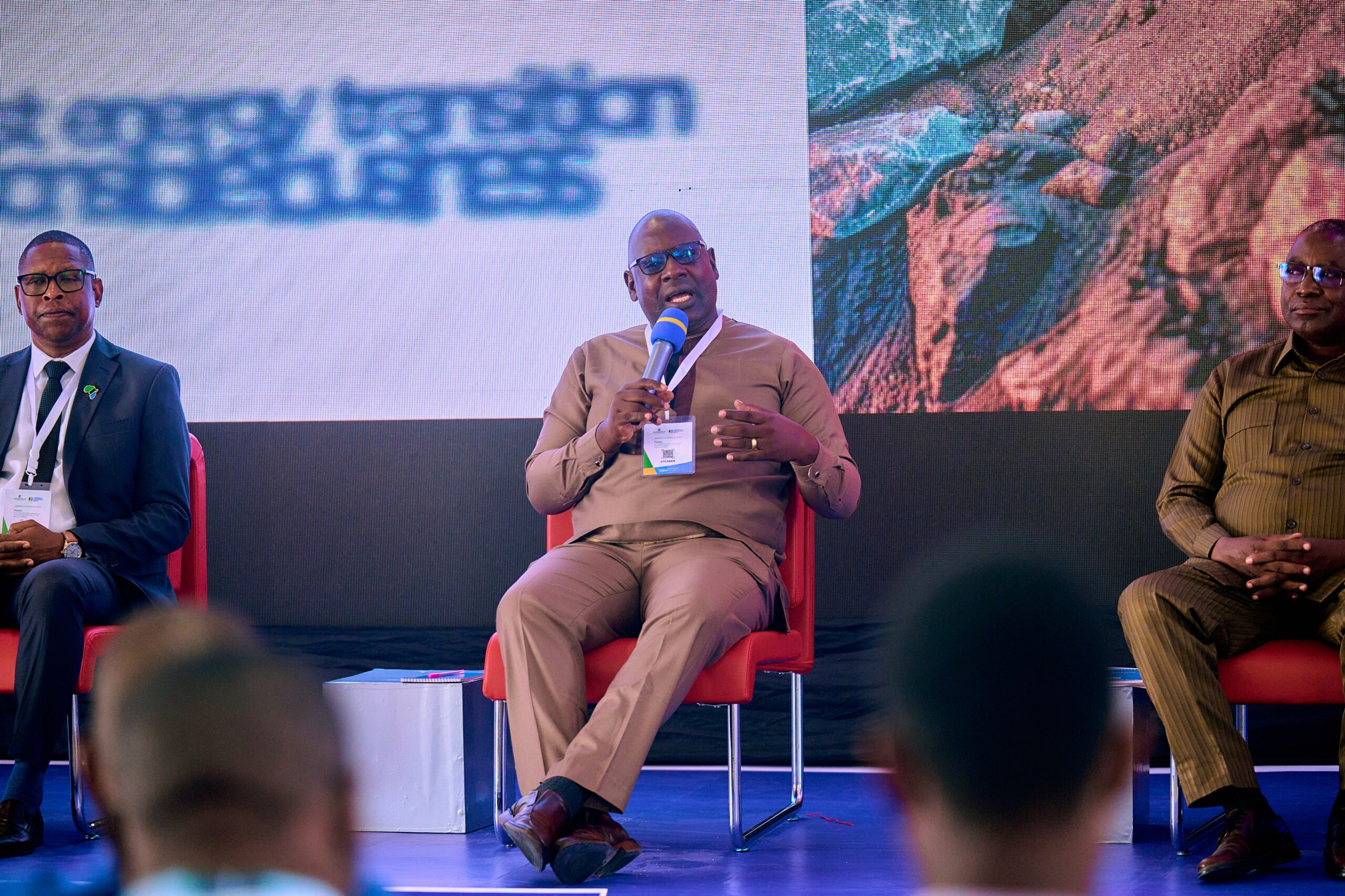 Kuwekeza katika madini hasa madini mkakati kwa manufaa ya watanzania